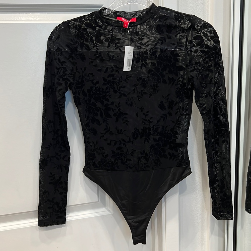 3/$15 NWT Guess bodysuit